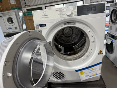 Transportation damaged Electrolux EDV705H3WC 7kg vented tumble dryer - Second Hand Appliances Geebung